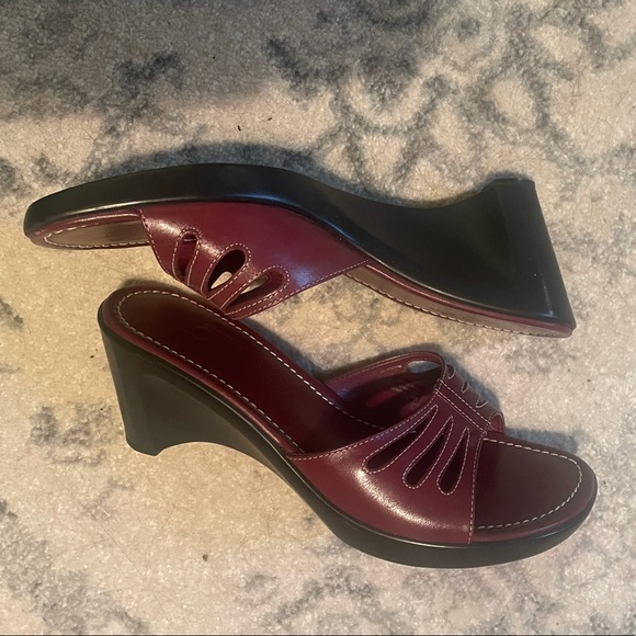 Red slides with wedge heel - Picture 4 of 10